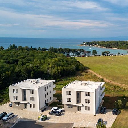 Baden Resort Basanija, Umag-With Sea View, Parking And 300M From The Beach Экстерьер фото
