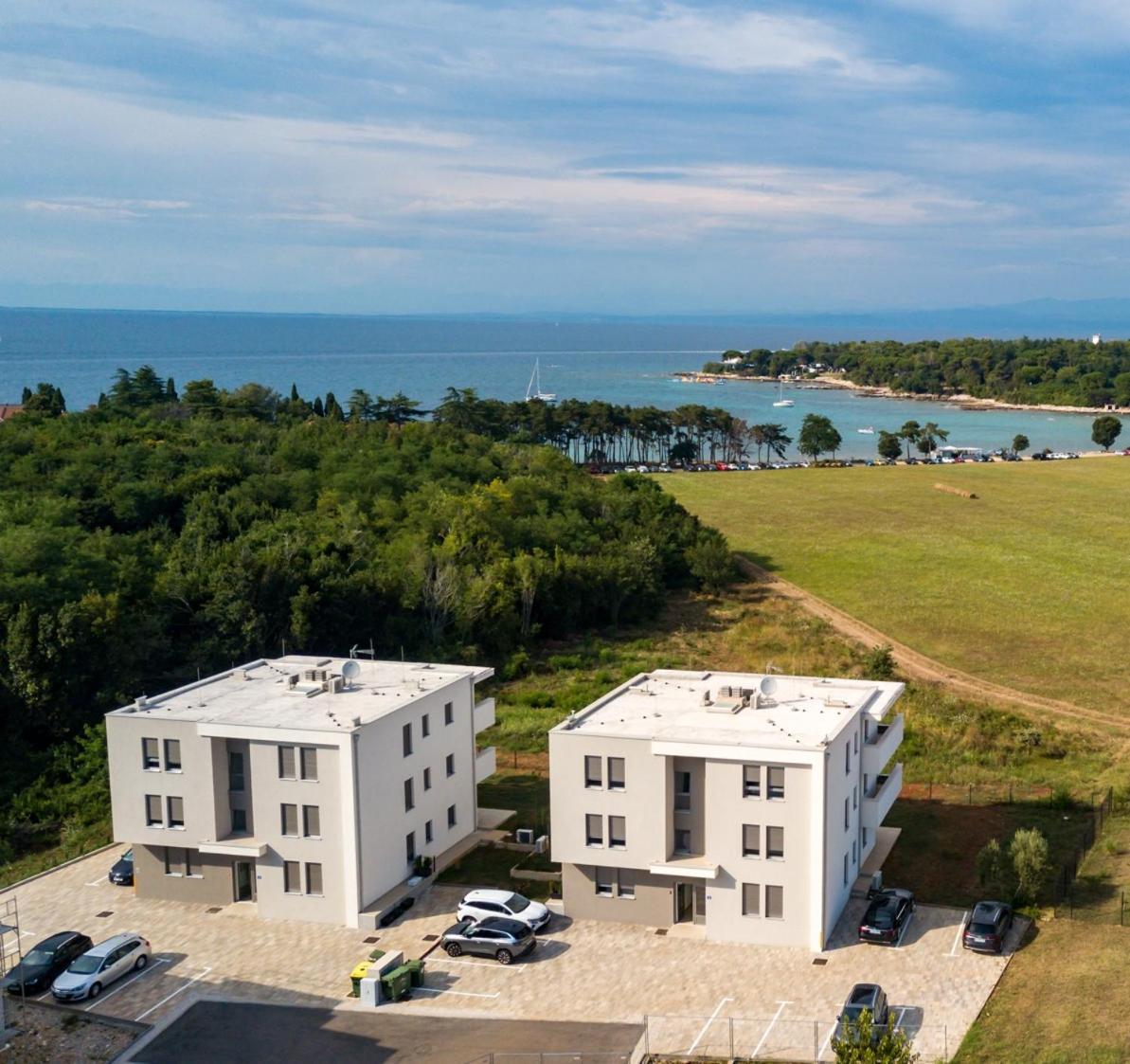 Baden Resort Basanija, Umag-With Sea View, Parking And 300M From The Beach Экстерьер фото